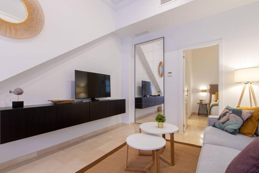 Mumu Luxury Suite Lirio Sevilha Exterior foto